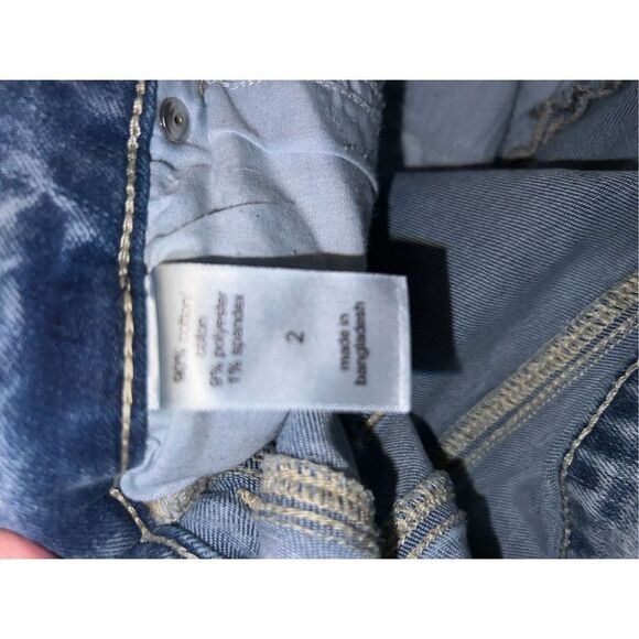 American Eagle Medium Rise Acid Wash Denim Capris size 2 #122 - Picture 3 of 5